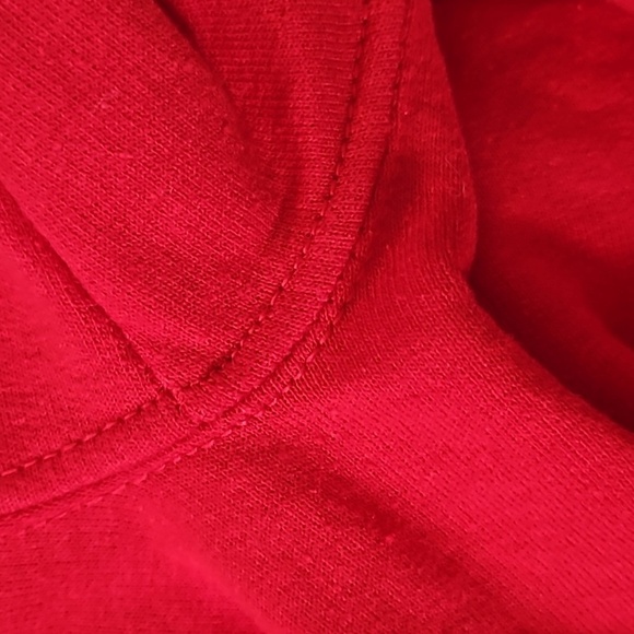 Gildan Red Long Sleeve Sweatshirt with "Arrowhead" Graphics NWOT - Picture 10 of 14